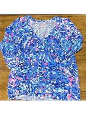 Lilly Pulitzer Etta v neck 3/4 sleeves